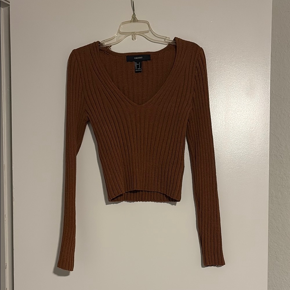 Ribbed V-Neck Long-Sleeve Crop Top - Brown